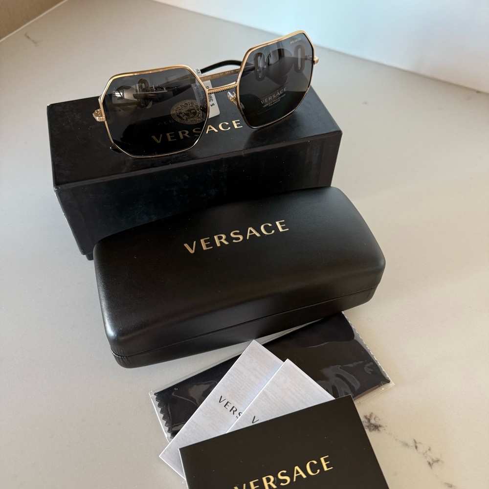 NEW!💛Versace💛 Gold & Dark Grey Polarized Sunglasses
